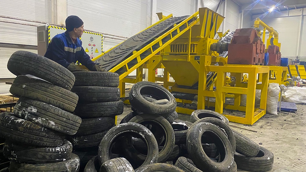 Tire recycling equipment